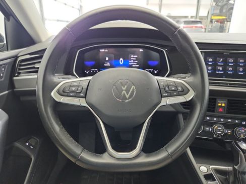 Used 2024 Volkswagen Jetta SE FWD image 12