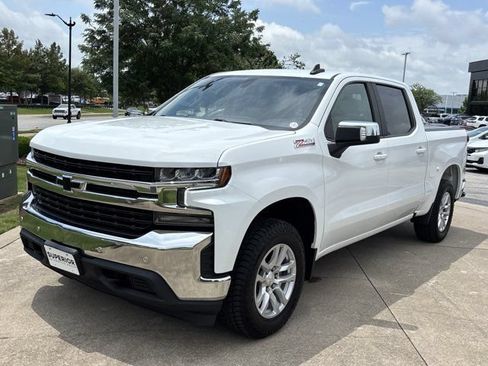 Used 2022 Chevrolet Silverado 1500 LT w/ Z71 Off-Road Package AWD/4WD image 10