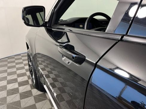 Used 2026 Jeep Grand Cherokee Summit w/ Adv Protech Group IV AWD/4WD image 13