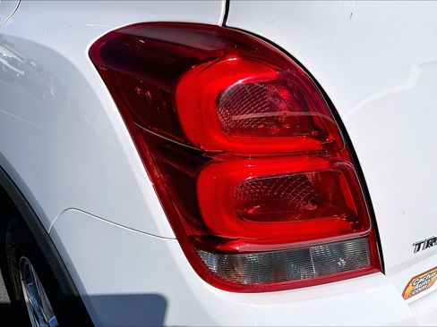 Used 2017 Chevrolet Trax LT AWD/4WD image 28