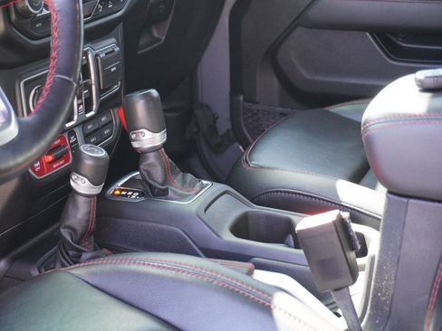 Used 2021 Jeep Wrangler Unlimited Rubicon AWD/4WD image 23