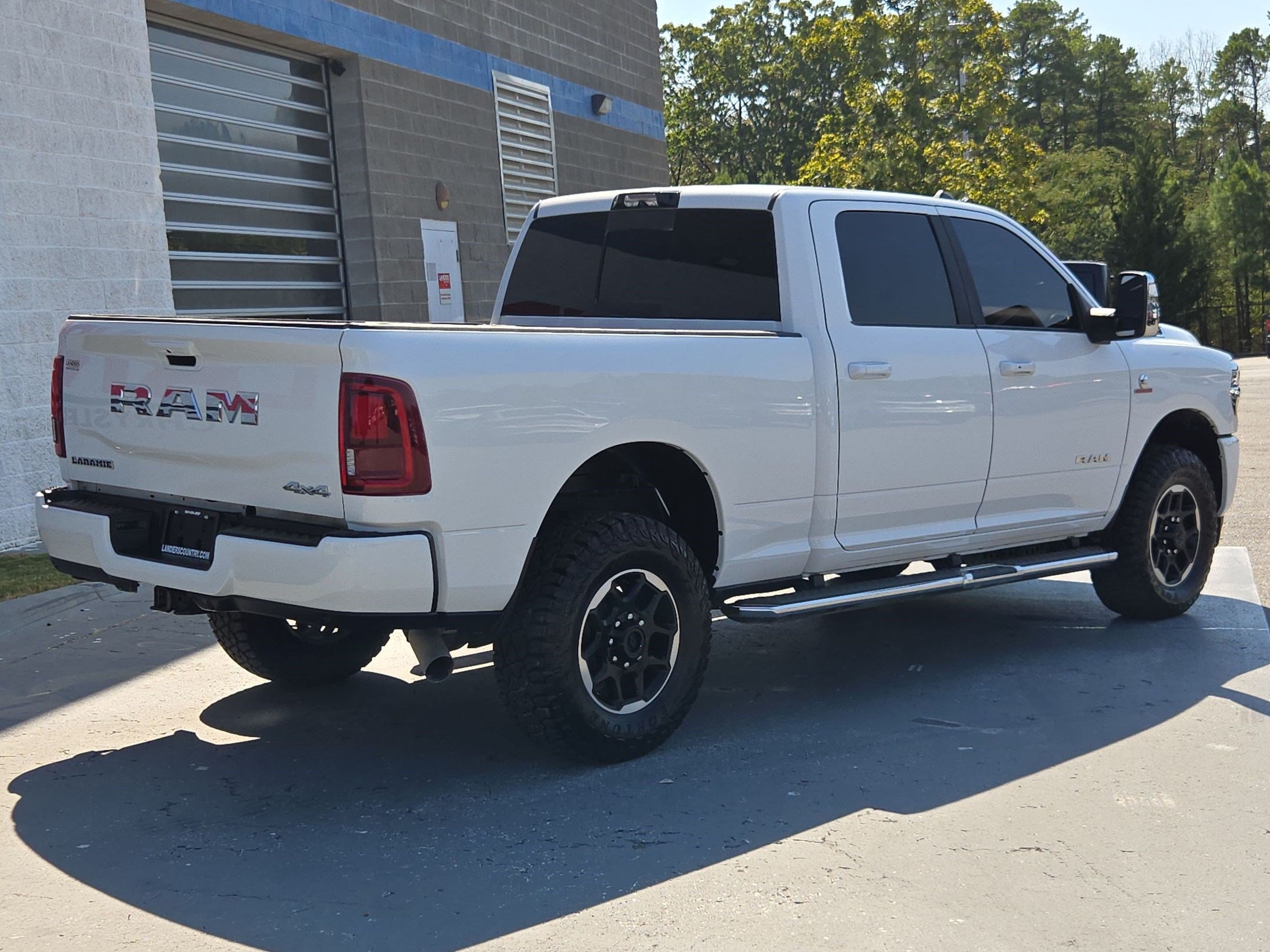 Used 2025 RAM 2500 Laramie AWD/4WD image 7