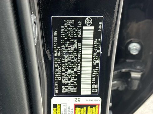 Used 2025 Toyota Camry SE image 30