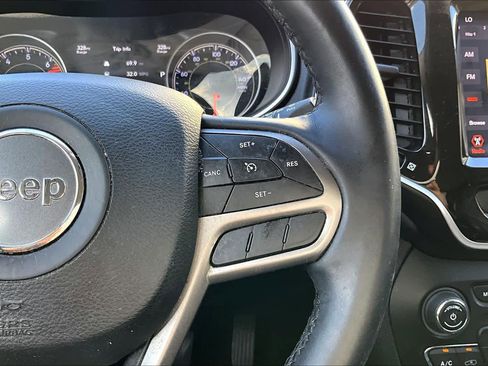 Used 2020 Jeep Cherokee Limited image 22