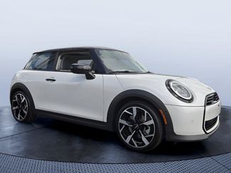 Used 2025 MINI Cooper S FWD video 1