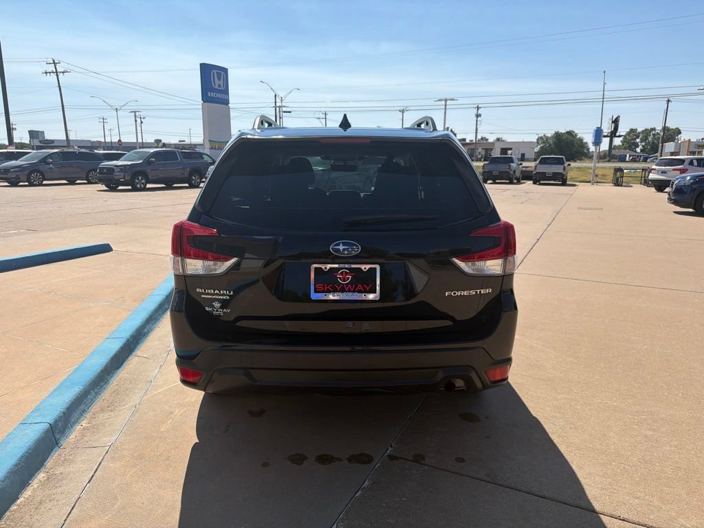 Used 2023 Subaru Forester Premium AWD/4WD image 7