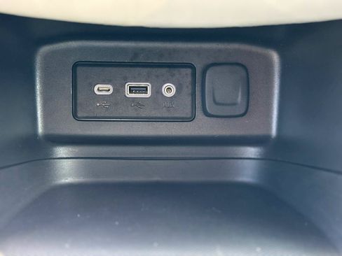 Used 2023 Chevrolet Equinox LS w/ LS Convenience Package AWD/4WD image 19