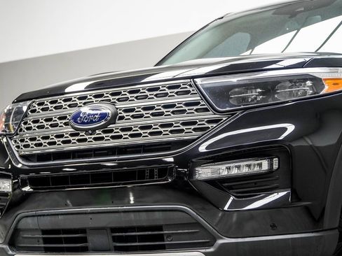 Used 2022 Ford Explorer Limited w/ Equipment Group 301A image 2