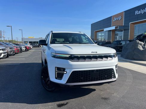 New 2026 Jeep Grand Wagoneer Limited image 3