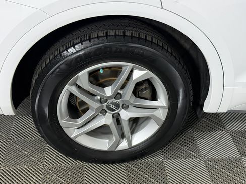 Used 2018 Audi Q5 Premium w/ Convenience Package image 7