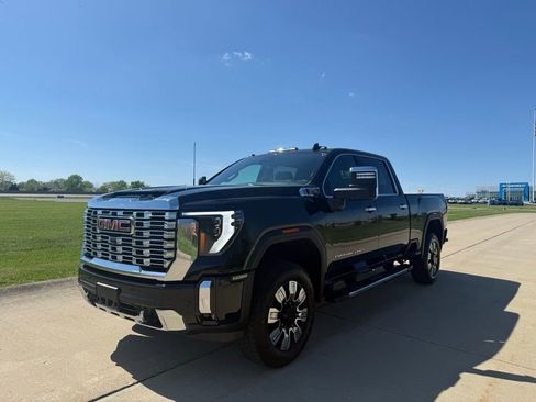 Used 2024 GMC Sierra 2500 Denali w/ Denali Reserve Package AWD/4WD image 10