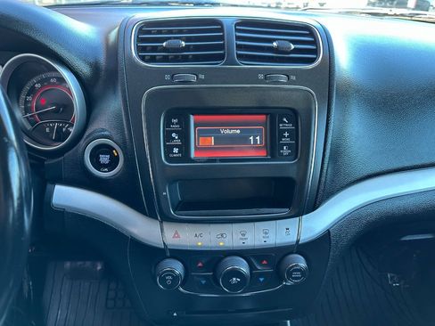 Used 2020 Dodge Journey SE w/ SE Popular Equipment Group FWD image 38