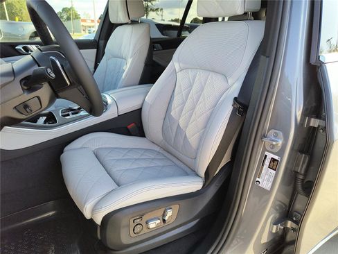 New 2026 BMW X5 sDrive40i w/ Climate Comfort Package image 7