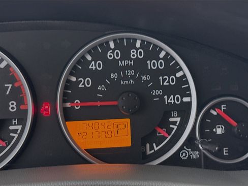 Used 2012 Nissan Frontier SL image 13