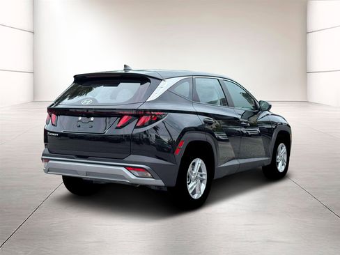 New 2026 Hyundai Tucson SE image 7