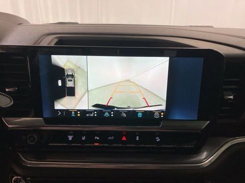 Used 2024 Chevrolet Silverado 3500 High Country w/ Technology Package image 17