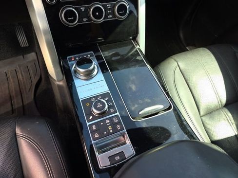 Used 2017 Land Rover Range Rover HSE image 19