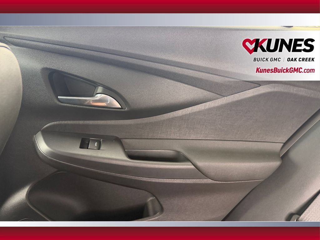 Used 2025 Buick Envista Sport Touring w/ Convenience I Package FWD image 34