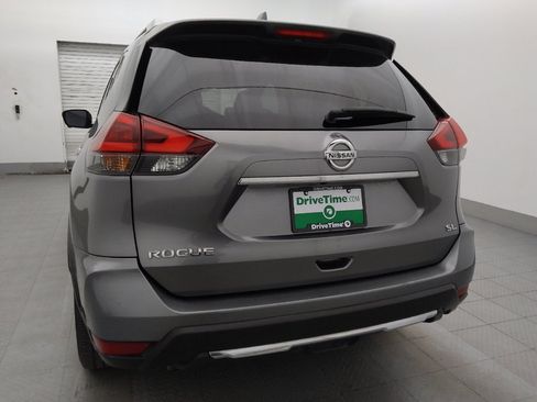 Used 2018 Nissan Rogue SL FWD image 6
