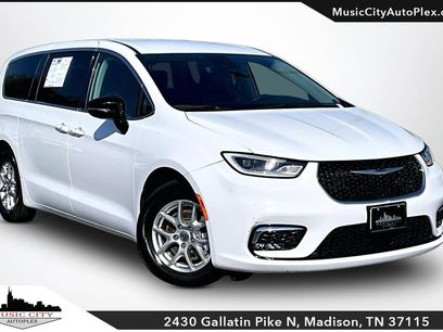 Used 2024 Chrysler Pacifica Touring-L