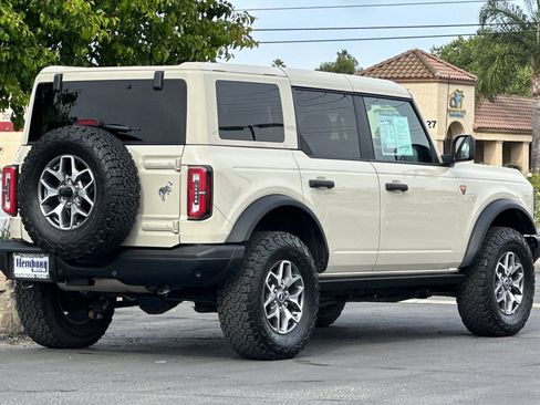 Used 2025 Ford Bronco Badlands AWD/4WD image 4