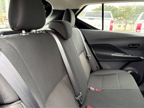 Used 2024 Nissan Kicks S image 8