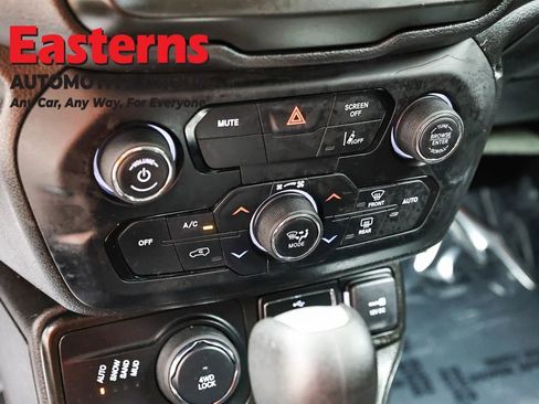 Used 2021 Jeep Renegade Sport AWD/4WD image 19