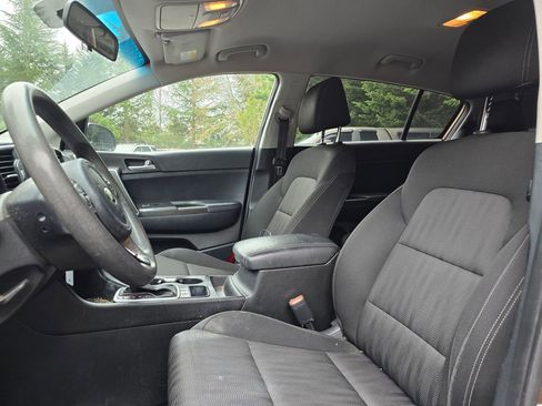 Used 2017 Kia Sportage LX image 2