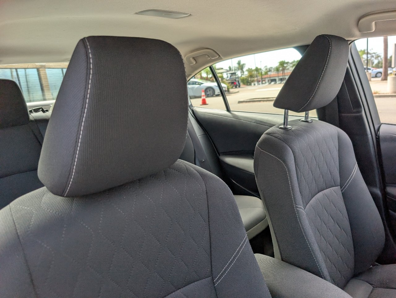 Used 2025 Toyota Corolla LE w/ Carpet Mat Package (TMS) FWD image 3