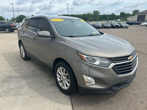 Used 2018 Chevrolet Equinox LT FWD image 3