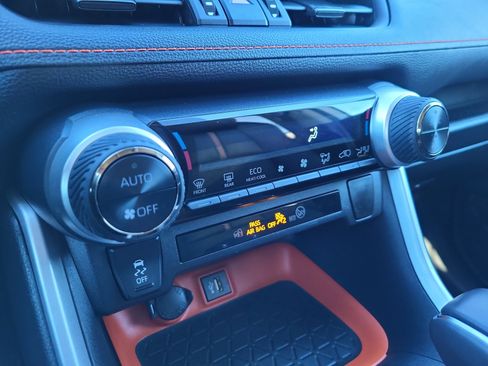 Used 2024 Toyota RAV4 Adventure image 23