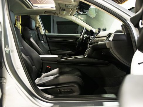 Used 2022 Honda Accord EX-L image 11