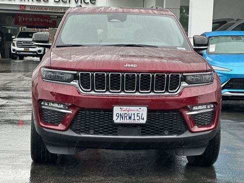 Used 2024 Jeep Grand Cherokee Limited w/ Luxury Tech Group II image 9