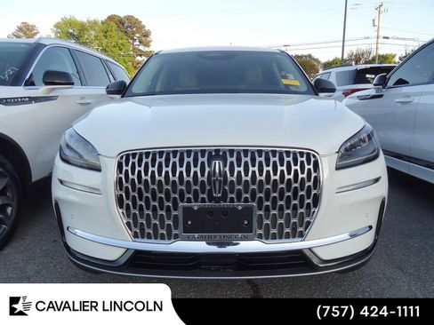 Used 2023 Lincoln Corsair FWD w/ Equipment Group 101A image 2