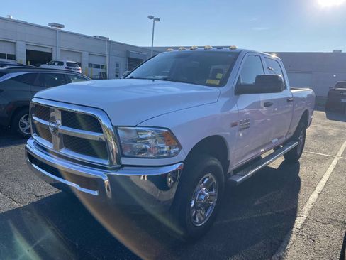 Used 2014 RAM 2500 Tradesman w/ Chrome Appearance Group AWD/4WD image 3