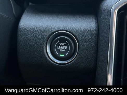 New 2026 GMC Acadia Denali Ultimate w/ LPO, Floor Liner Package AWD/4WD image 17