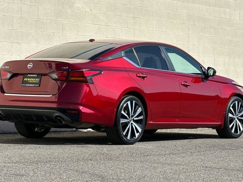 Used 2021 Nissan Altima 2.5 SR w/ SR Premium Package image 4