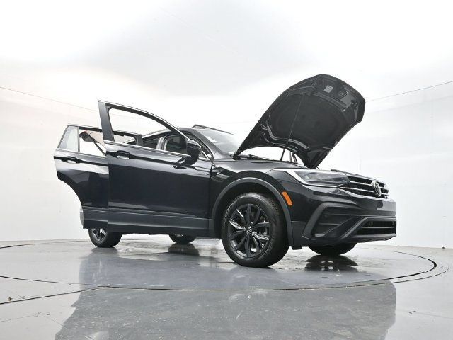 Used 2023 Volkswagen Tiguan SE FWD image 54