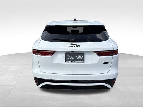 Certified 2026 Jaguar F-PACE R-Dynamic S AWD/4WD image 8