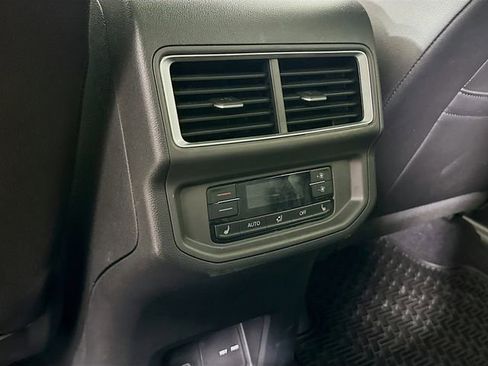 Used 2024 Volkswagen Atlas SEL AWD/4WD image 27
