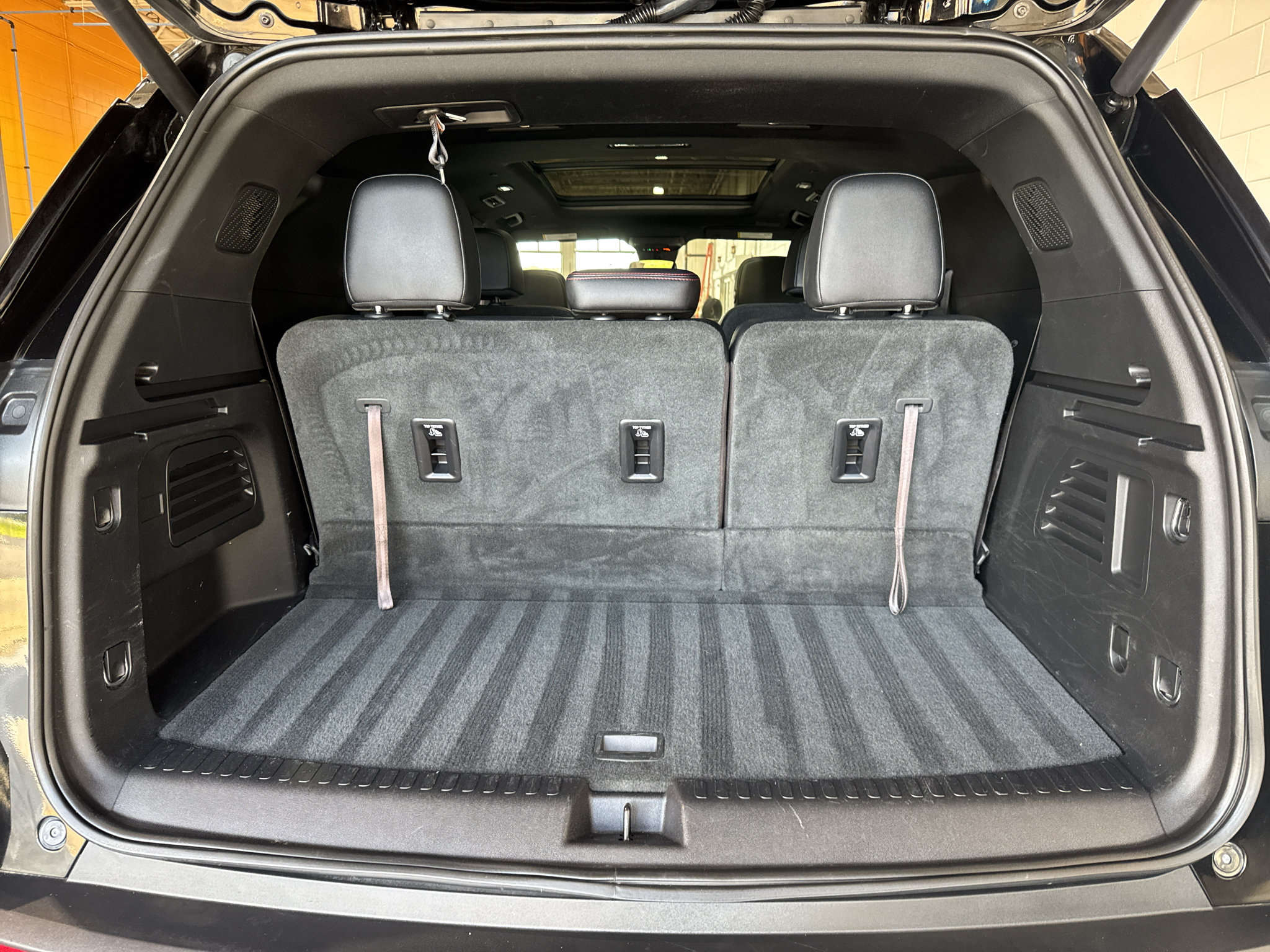 Used 2025 Chevrolet Traverse Z71 w/ LPO, Floor Liner Package AWD/4WD image 21