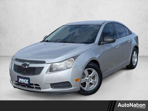 Used 2014 Chevrolet Cruze LS image 1