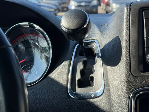 Used 2015 Dodge Grand Caravan SXT image 29