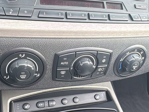 Used 2005 BMW Z4 2.5i image 25