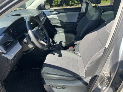 Certified 2023 Volkswagen Taos SE w/ Panoramic Sunroof Package FWD image 15