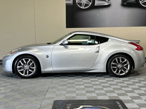 Used 2013 Nissan 370Z Coupe RWD image 7