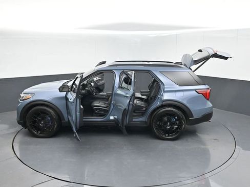 Certified 2025 Ford Explorer Active w/ Active Comfort Package RWD image 57
