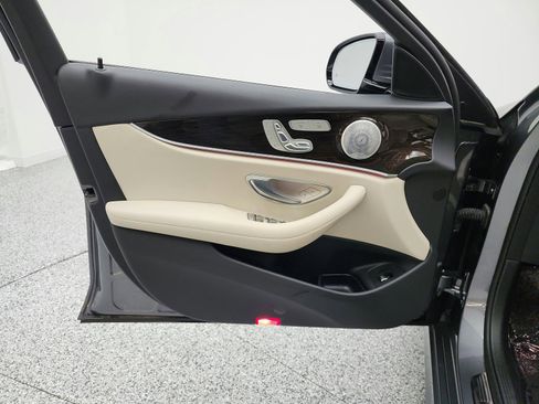 Used 2019 Mercedes-Benz E 300 image 20