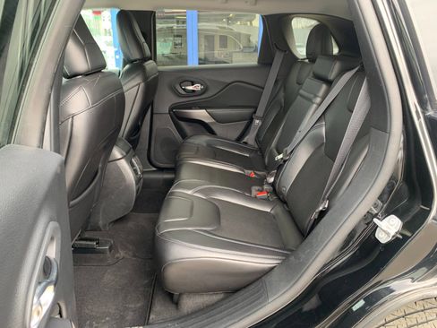 Used 2019 Jeep Cherokee Latitude Plus image 27