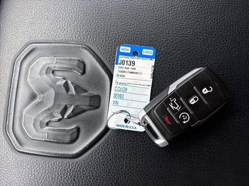 Used 2022 RAM 1500 Laramie AWD/4WD image 32